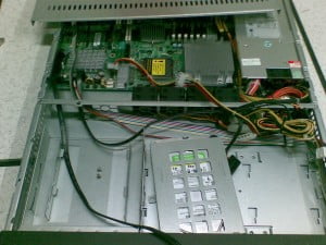 Server yang dibogelkan