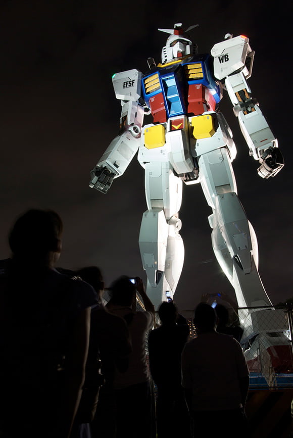 Life-sized-Gundam-Back-3